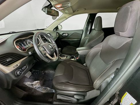 Used 2016 Jeep Cherokee Latitude w/ Cold Weather Group image 26