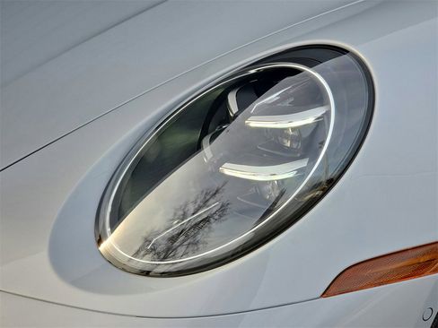 Used 2025 Porsche 911 Carrera image 25