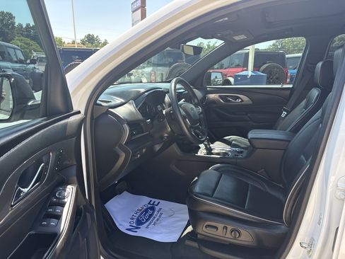 Used 2023 Chevrolet Traverse Premier w/ Redline Edition FWD image 13