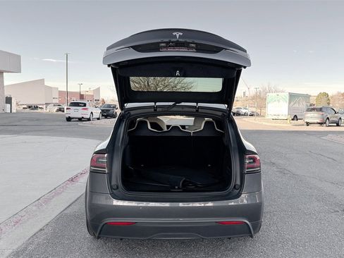 Used 2022 Tesla Model X image 10