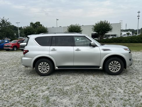 Used 2023 Nissan Armada SV w/ Cargo Package AWD/4WD image 4