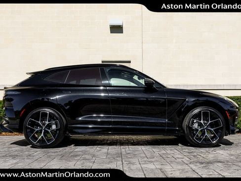 Used 2025 Aston Martin DBX 707 image 20