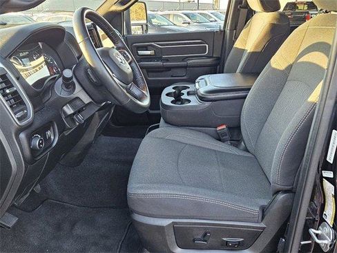 Used 2024 RAM 2500 Big Horn w/ Sport Appearance Package image 9