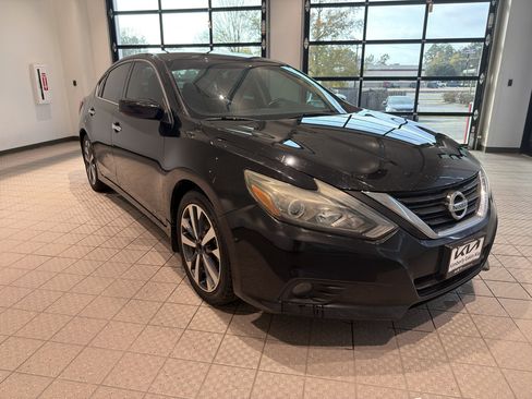 Used 2017 Nissan Altima 2.5 SR image 7