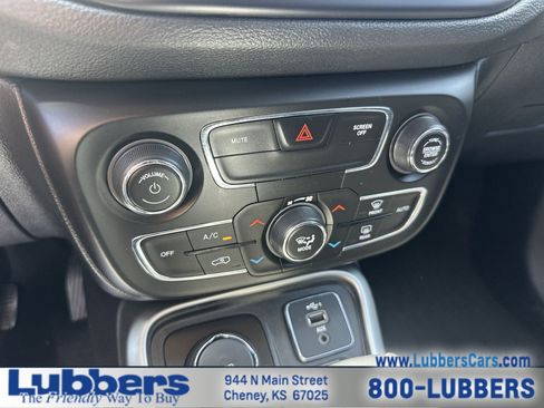 Used 2021 Jeep Compass Latitude AWD/4WD image 17