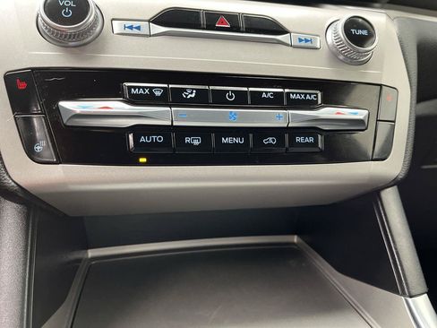 Certified 2023 Ford Explorer XLT w/ Equipment Group 202A AWD/4WD image 27