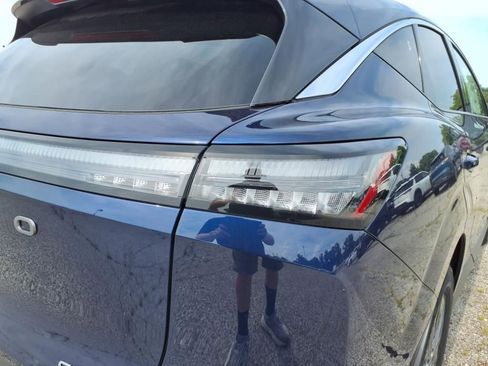 New 2025 Nissan Murano SL w/ Cargo Package AWD/4WD image 11