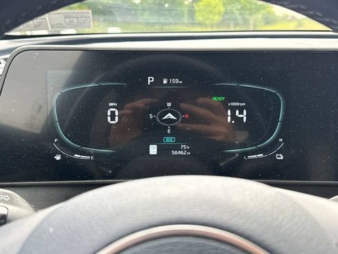 Used 2023 Kia Sportage EX AWD/4WD image 17