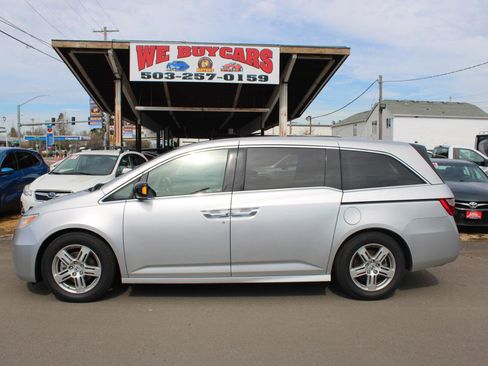 Used 2012 Honda Odyssey Touring Elite image 3