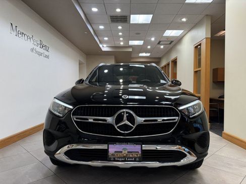 Certified 2025 Mercedes-Benz GLC 300 image 2