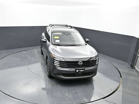 New 2026 Nissan Kicks SR AWD/4WD image 18
