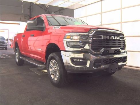 Used 2026 RAM 2500 Big Horn AWD/4WD image 4