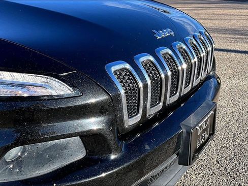 Used 2016 Jeep Cherokee Latitude w/ Comfort & Sound Group image 30