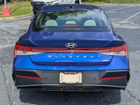 Used 2024 Hyundai Elantra Limited FWD image 6