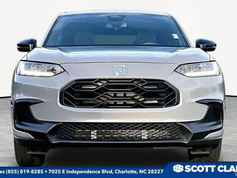 Used 2024 Honda HR-V Sport image 2