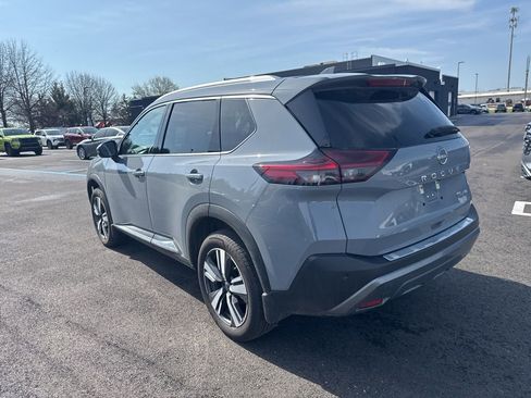 Used 2023 Nissan Rogue SL image 4