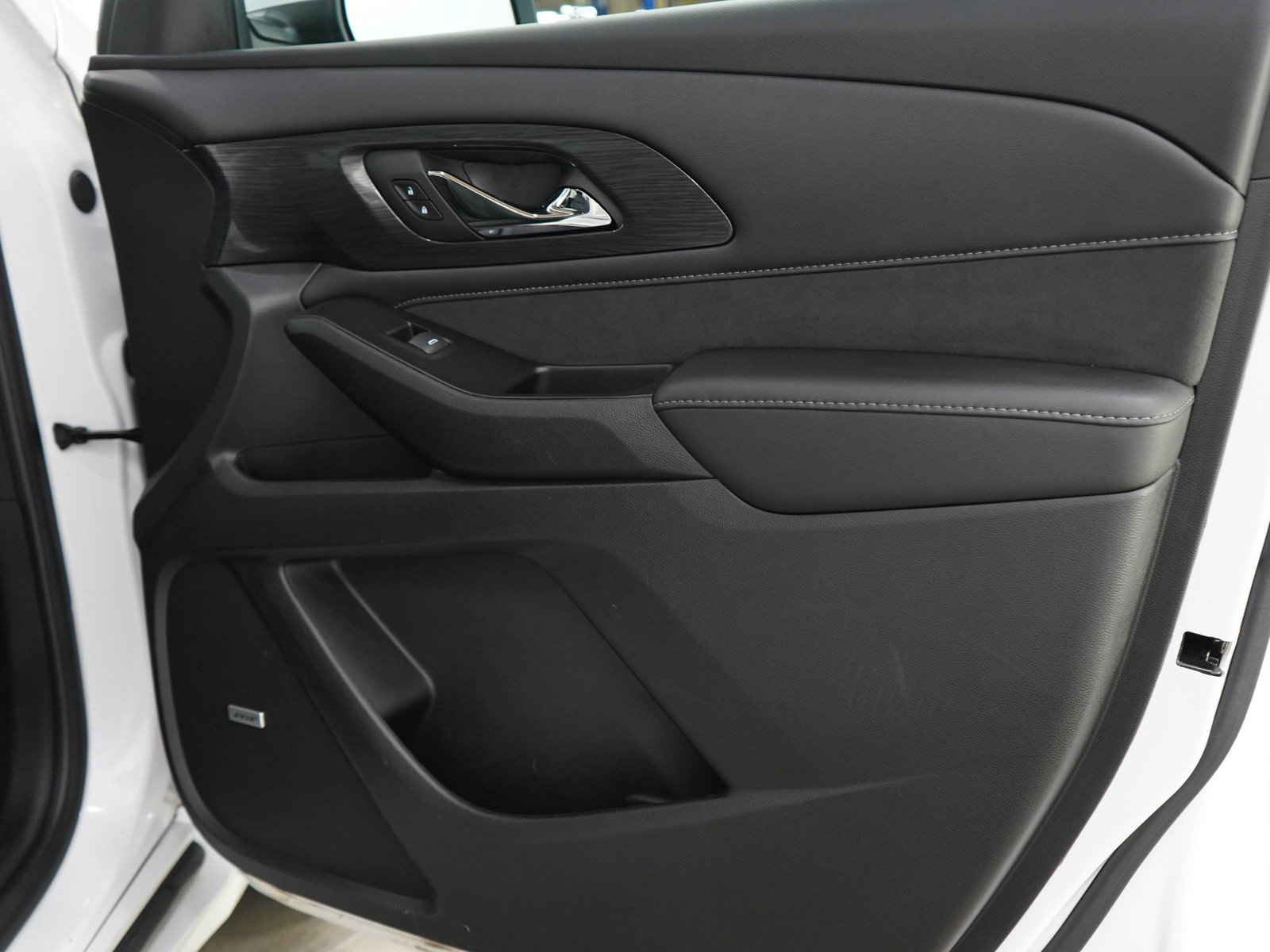 Used 2021 Chevrolet Traverse High Country AWD/4WD image 9
