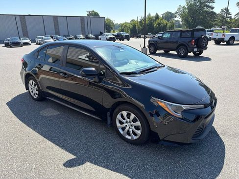 Used 2026 Toyota Corolla LE FWD image 11