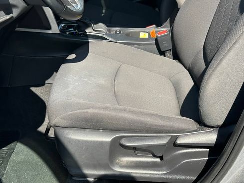 Used 2023 Toyota Corolla Cross LE FWD image 12