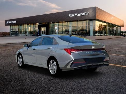 New 2026 Hyundai Elantra Limited FWD image 4