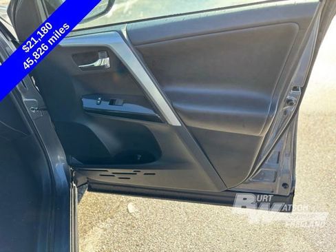 Used 2017 Toyota RAV4 Limited image 12
