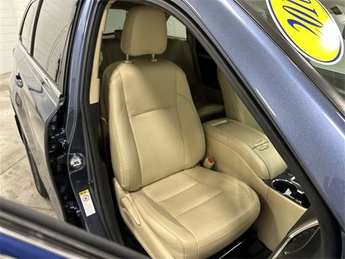 Used 2016 Toyota Highlander XLE image 31