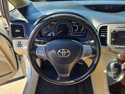 Used 2010 Toyota Venza FWD image 37