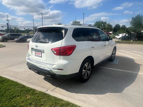 Used 2020 Nissan Pathfinder S FWD image 6