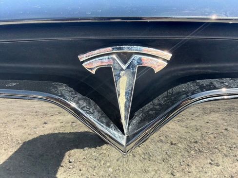 Used 2022 Tesla Model X Plaid image 19