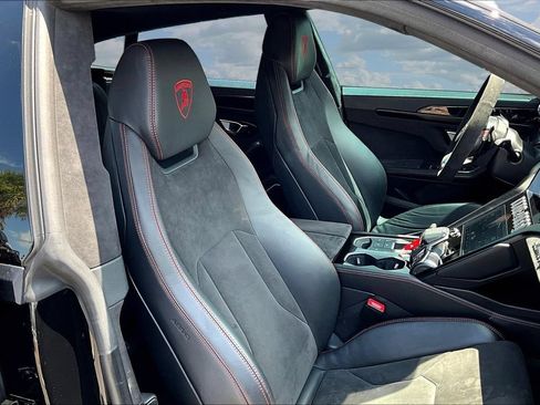 Used 2021 Lamborghini Urus AWD/4WD image 30