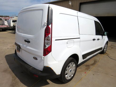 Used 2019 Ford Transit Connect XLT image 4
