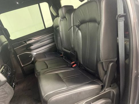 Used 2022 Jeep Wagoneer Series I w/ Premium Group I AWD/4WD image 13