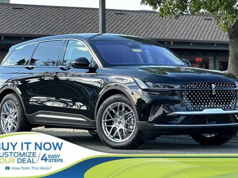 Used 2024 Lincoln Nautilus Premier w/ Equipment Group 102A image 1