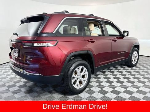 Used 2022 Jeep Grand Cherokee Limited w/ Luxury Tech Group II RWD image 23