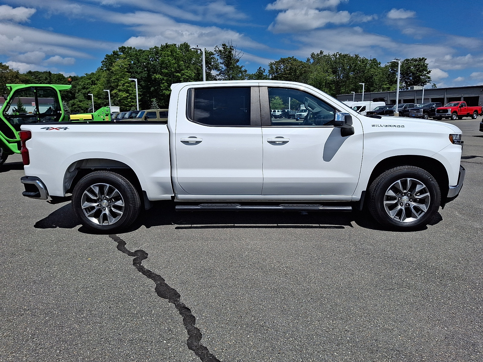 Used 2020 Chevrolet Silverado 1500 LT AWD/4WD image 7