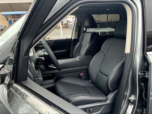New 2026 INFINITI QX80 Luxe RWD image 12