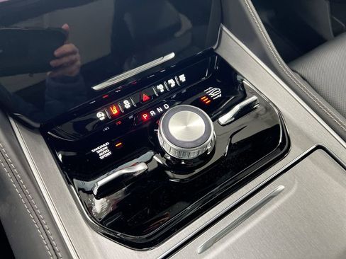 New 2026 Jeep Grand Wagoneer L Limited AWD/4WD image 18