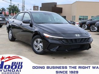 New 2025 Hyundai Elantra SE video 1