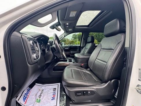 Used 2019 GMC Sierra 1500 Denali w/ Denali Ultimate Package AWD/4WD image 17