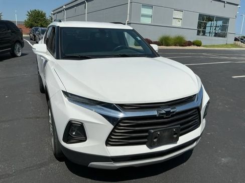 Used 2020 Chevrolet Blazer LT FWD image 2