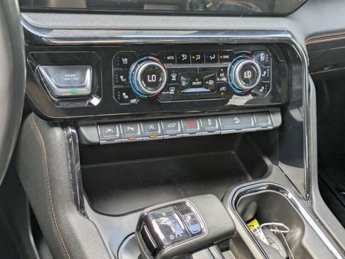Used 2023 GMC Sierra 1500 AT4 w/ AT4 Premium Package AWD/4WD image 24