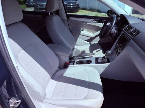 Used 2019 Volkswagen Passat 2.0T Wolfsburg w/ Wheels & Sunroof Package FWD image 15