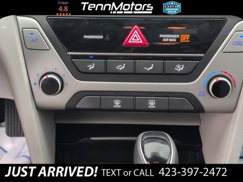 Used 2018 Hyundai Elantra SE FWD image 17
