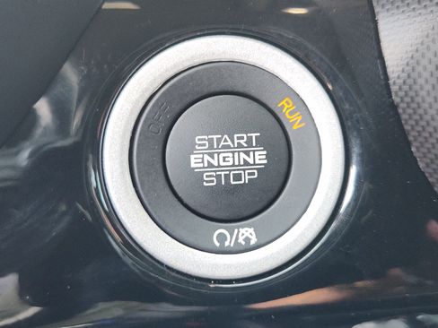 Used 2025 RAM 1500 Limited AWD/4WD image 24