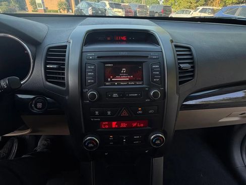 Used 2013 Kia Sorento EX FWD image 13