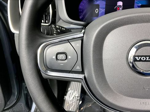Used 2024 Volvo XC60 B5 Core AWD/4WD image 18