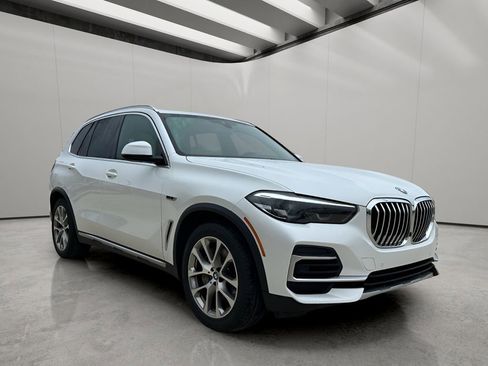 Used 2022 BMW X5 xDrive45e image 7