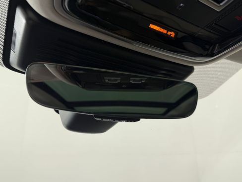 Used 2023 Land Rover Range Rover Velar S AWD/4WD image 18