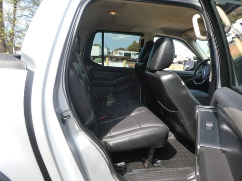 Used 2010 Ford Explorer Sport Trac XLT image 23