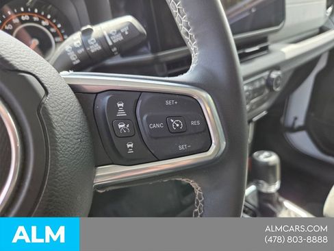 Used 2025 Jeep Wrangler Unlimited Sahara AWD/4WD image 26